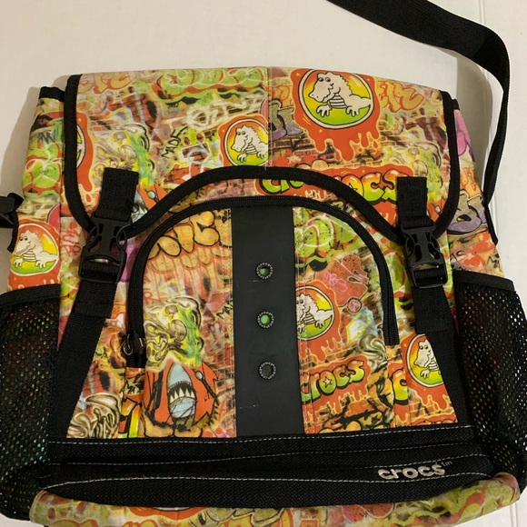 crocs sling bag
